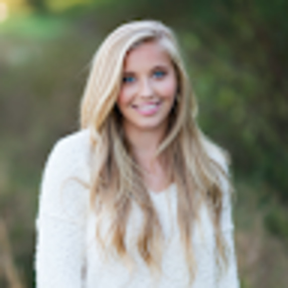 Meet your Posher, Kylie - Picture 1 of 1